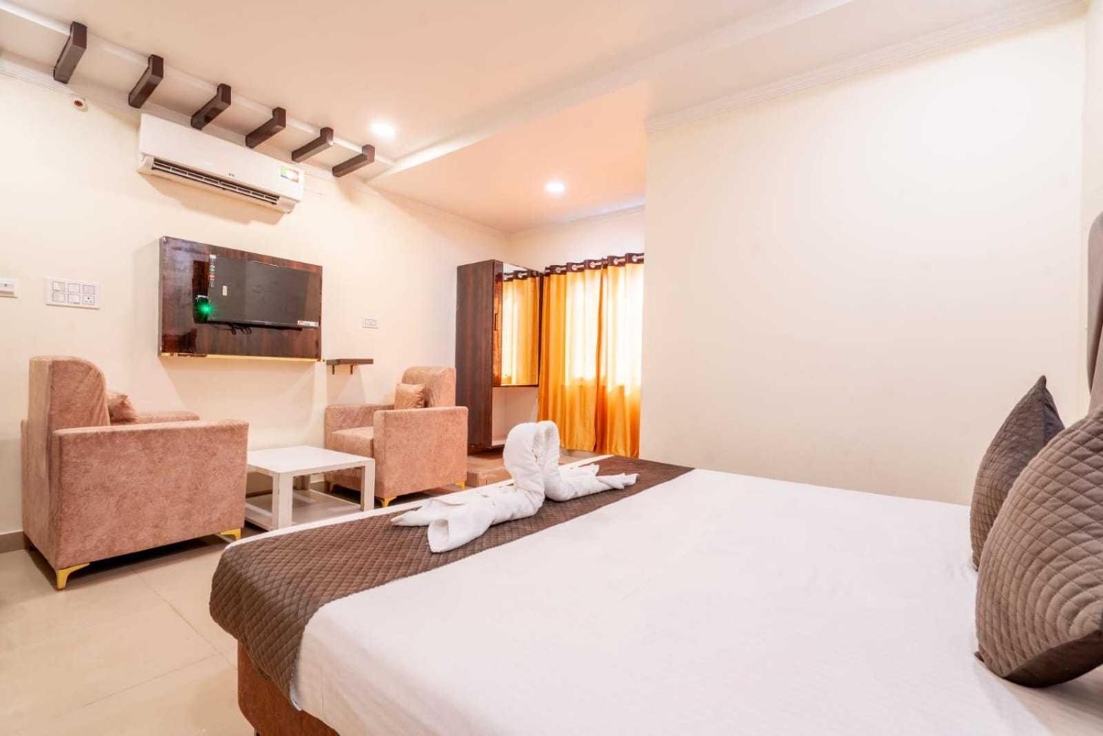 Отель Oyo Surya Teja Residency Khammam Экстерьер фото